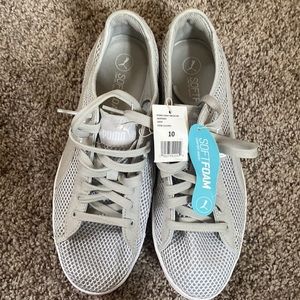 Grey Puma soft foam shoes